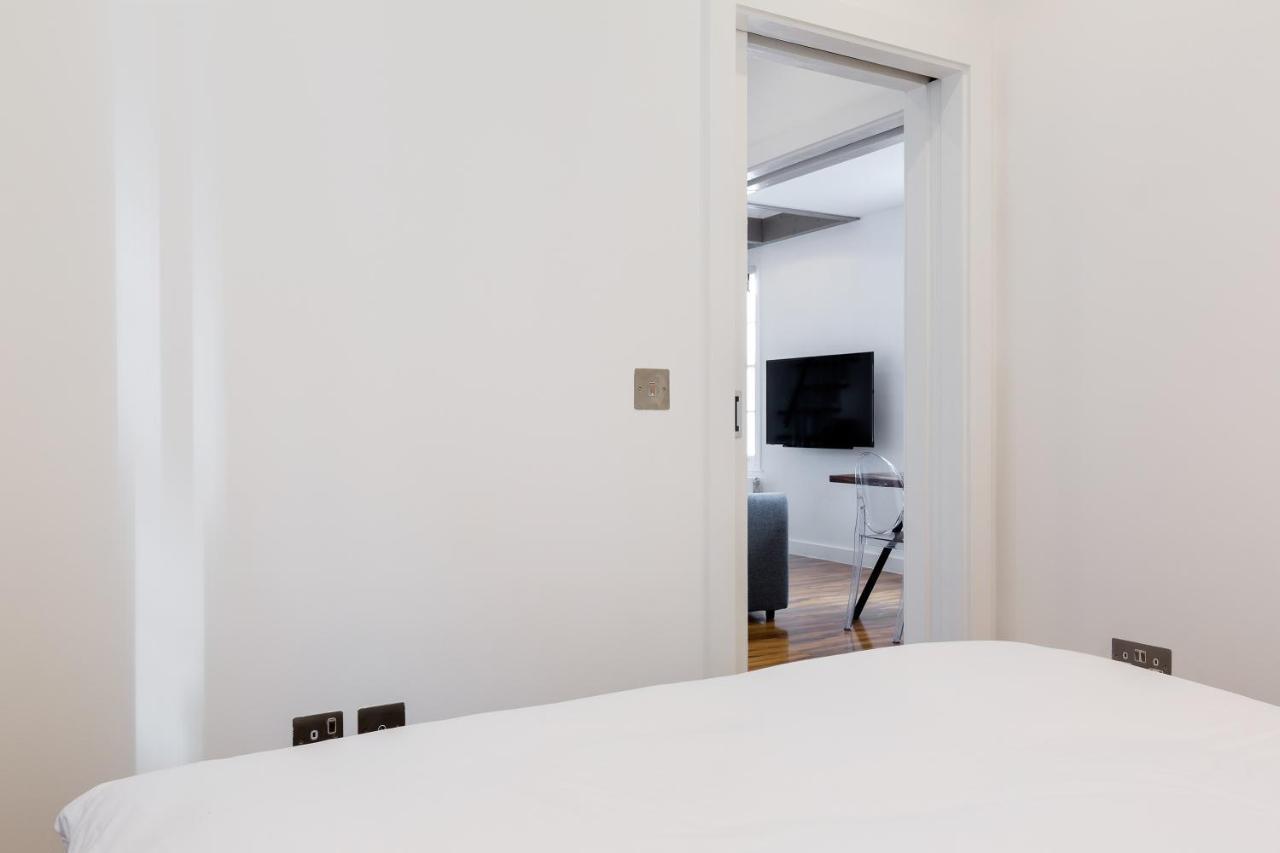 Spacious 4 Bedrooms Flat In New Oxford Street Лондон Екстериор снимка
